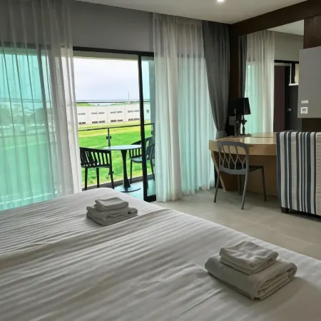 Golden Dragon Beach Resort Pattaya (Bang Lamung)