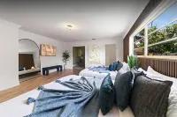 Miami Retreat-5BR-HeatedPool-Games-FirePit-BBQ Hotels near Patricia and Phillip Frost Art Museum