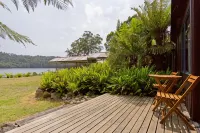 Tullah Lakeside Lodge Hotels in Tullah