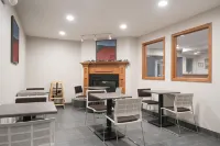 Microtel Inn & Suites by Wyndham Springfield Отели в г. Браун