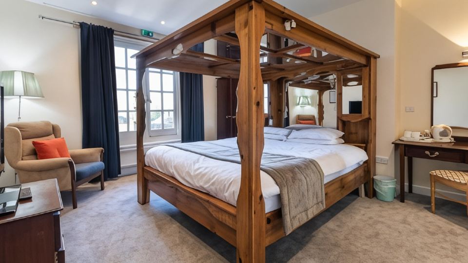 The George Hotel