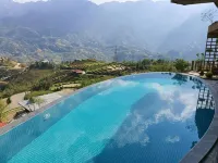 薩巴克萊之家山區度假酒店 - 無邊際泳池