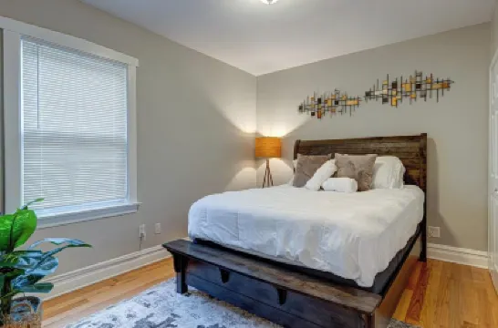 Spacious 3Br Duplex for Groups-Near Airport & Downtown-Cozy & Quiet Hotels near O'Hare International Airport