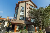 Charming Apartment with Fireplace in Gramado Sta0305