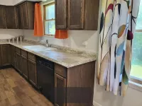 Family-sized in Historic Reeds Spring. 10 min to SDC,  Lake. 20 min to Branson