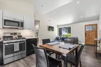 Romantic newly renovated beach cottage