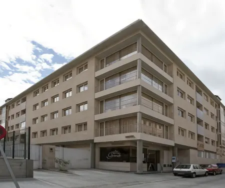 U Hotel Villa-Gomá Отели рядом с достопримечательностью «Pk2»