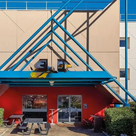 Hotelf1 Nantes Est la Beaujoire Отели рядом с достопримечательностью «Станция Haluchère-Batignolles»