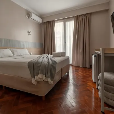 Hotel Regis Hotels near Barrio Norte