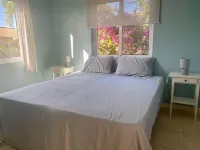 Sea bay viewNext to the mall and shopsNext to the sea