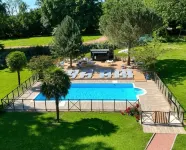 Logis Hôtels Château de La Barge Hotels in Chaintre