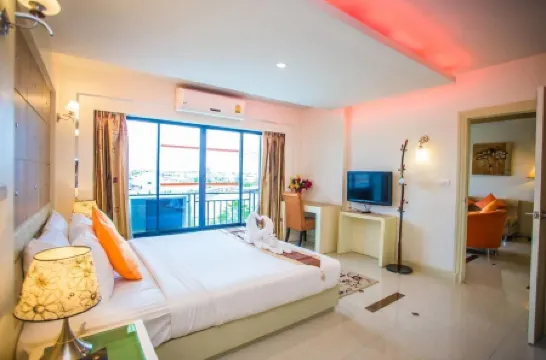 Ayara Grand Palace Hotel