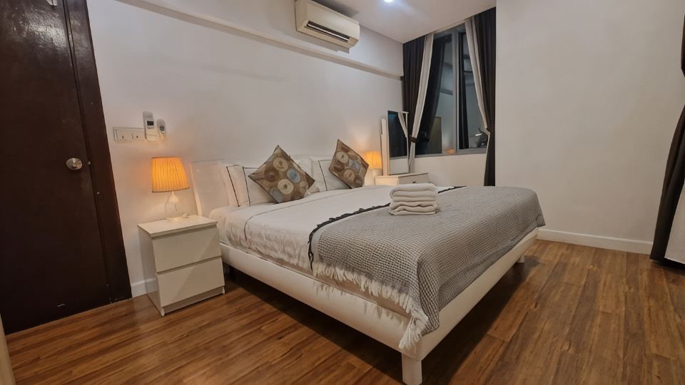 Luxury Family Summer Suite KLCC 5 min walk 1BR by Amna