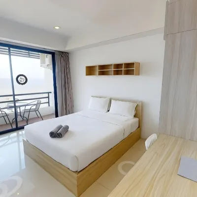Seabreeze Bangsaen Hotels near Wonnapa Beach