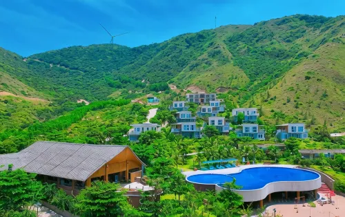KyCo Peninsula Quy Nhon Resort - プール
