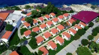 Maya Bistro Hotel & Beach โรงแรมใน