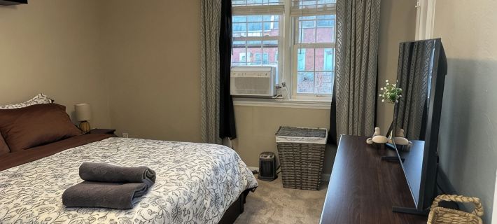 3BR/1BA Townhouse easy walk to University of Delaware campus, free parking spot. Newark otelleri