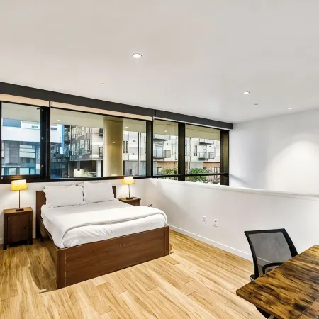 Open Loft in Redmond Core - 92 Walkscore!