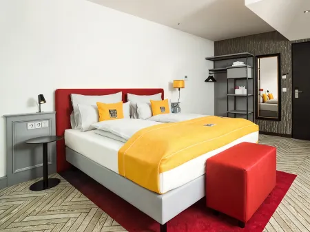 Queen Robi 140 Holiday Inn - the niu, FRANZ VIENNA by IHG Reviews, Ratings ...