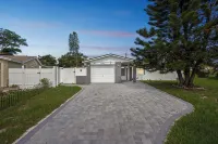 3-bedroom/2Bathroom House with Parking, High Speed WiFi and Large Outdoor Patio - 4つ星