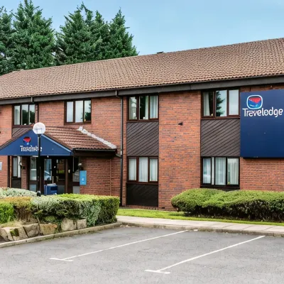Travelodge Birmingham Oldbury 메이페어 스위트 주변 호텔
