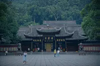 Emei Bamboo Hills Private Hot Spring Hostel - Romantisk