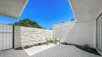 GATED, Spacious 2-bedroom condo in Indian Wells close to restaurants and more. - Homestays