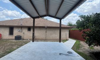 Spacious 3BR/2BA Home – Near Airport & La Plaza Mall, Perfect for Families!