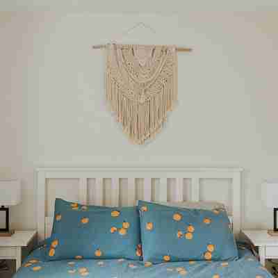 Bright & spacious 1 bedroom suite by the beach! Rooms