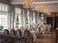 Old Stone Inn Boutique Hotel โรงแรมใกล้เมเปิล ลีฟ เพลซ
