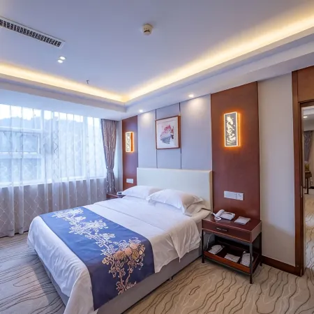 Qianling Grand Hotel Отели рядом с достопримечательностью «Парк Киялинг»