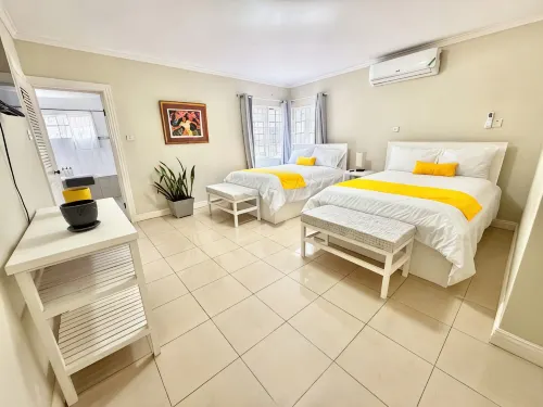 Spacious Oceanview Villa w/ Pool & Chef Services in Gated Montego Bay Community - Biệt thự