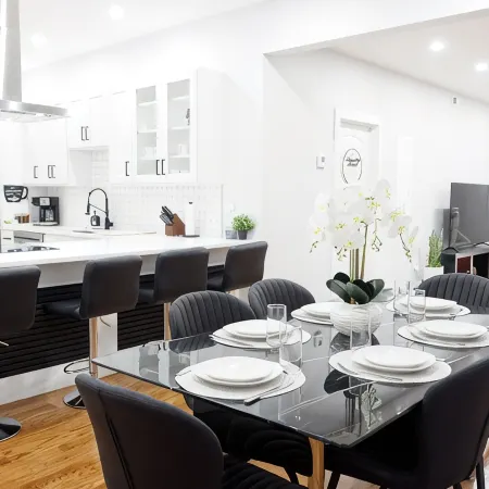 Modern 5BR 3BA • Retreat Near Subway & Downtown • Free Parking