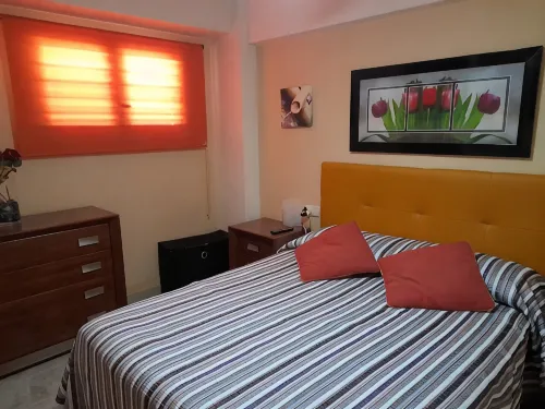 Beachfront apartment 40 k. from Valencia, services all year round, - Homestays