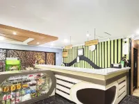 Hotel Pasar Besar RedPartner near Tugu Pahlawan Hôtels à : Bubutan