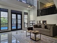 High Livin Villa Setrasari - 3-Star