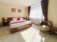 RedDoorz Plus @ edOtel Malang - 3 Yıldız