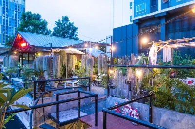 The Quarter Wutthakat Hotels near Chom Thong