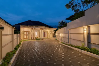 Vila 1000 m² dengan 5 bilik tidur dan 8 bilik mandi peribadi di Cisarua Hotel di Leuwimalang