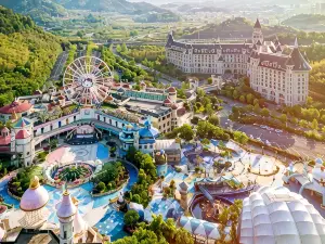 Yinrun Jinjiang Castle Hotel