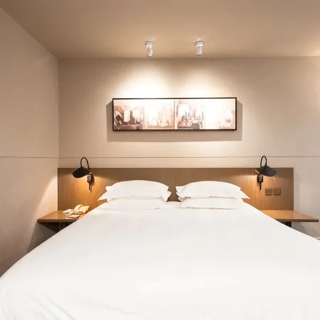 Jinjiang Inn Select (Yangzhong Middle Yangzi Road)