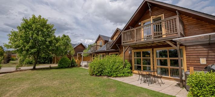 Loch Lomond Waterfront Luxury Lodges Hotels in Glasgow