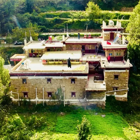 Bobocuo Tibetan Hostel