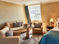 Steigenberger Icon Grandhotel & Spa Petersberg Hotels near Godesburg