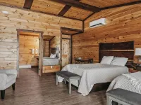 Golf, Outdoor Bar, Restaurant - The Cozy Cabin Hotele w: Otisco