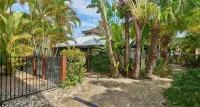 Trinity Beach Club Holiday Apartments