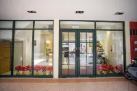 Golden Hotel Hotels in Banqiao District