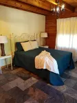 Gypsy Sunset cabin - gorgeous sunset views overlooking Lake Ouachita valley, - Alphydda