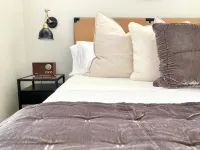 The Floy at High Bank – Charming Elk Riverfront Tiny Cabin in Scenic Noel, MO - Chalets