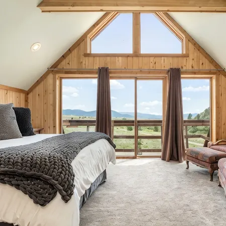 Private Ranch for Weddings, Retreats, Reunions. Sleeps 30 in Two Lodging Units,